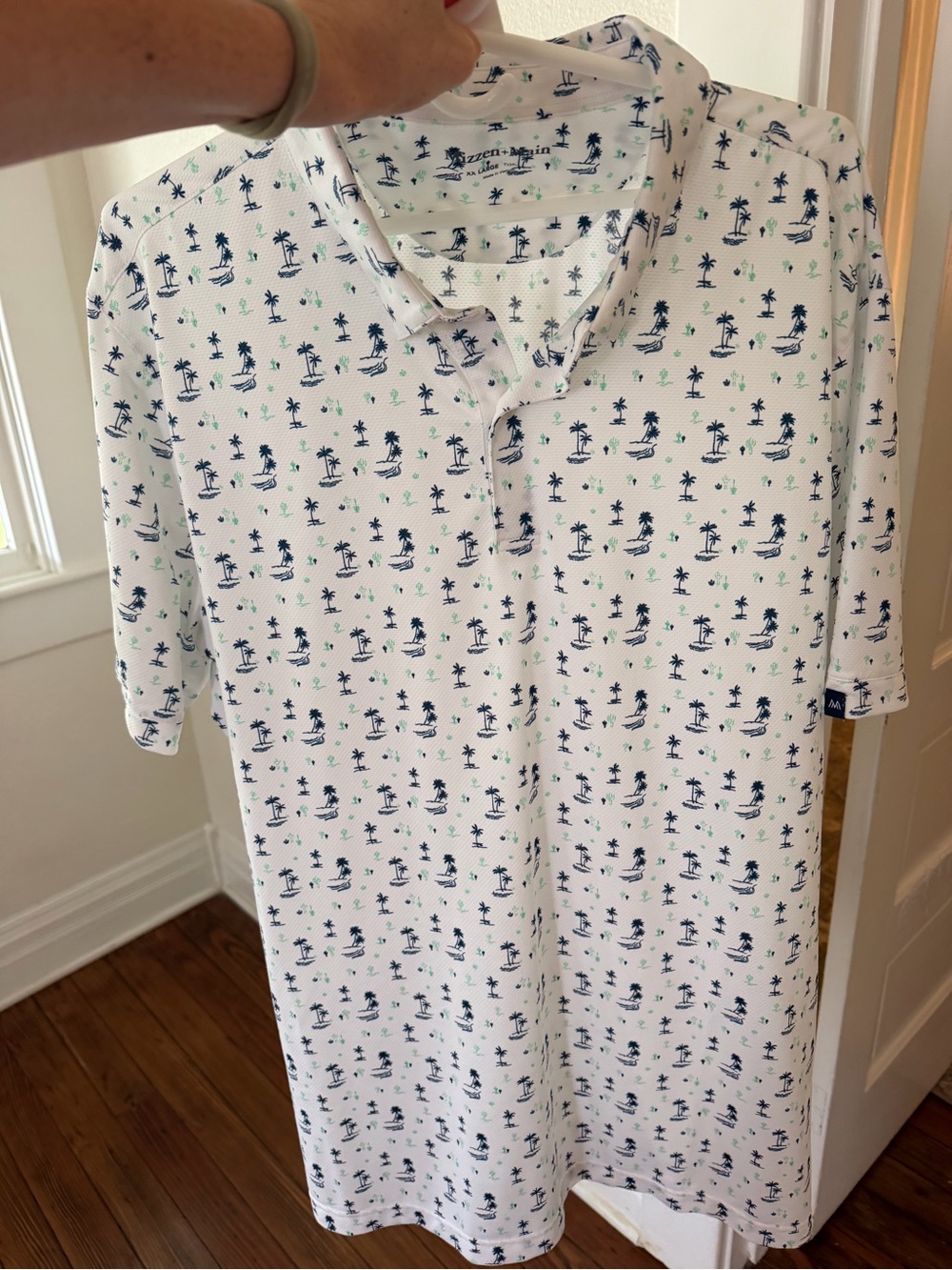 Mizzen+Main White Polo with Navy and Mint Palm Print